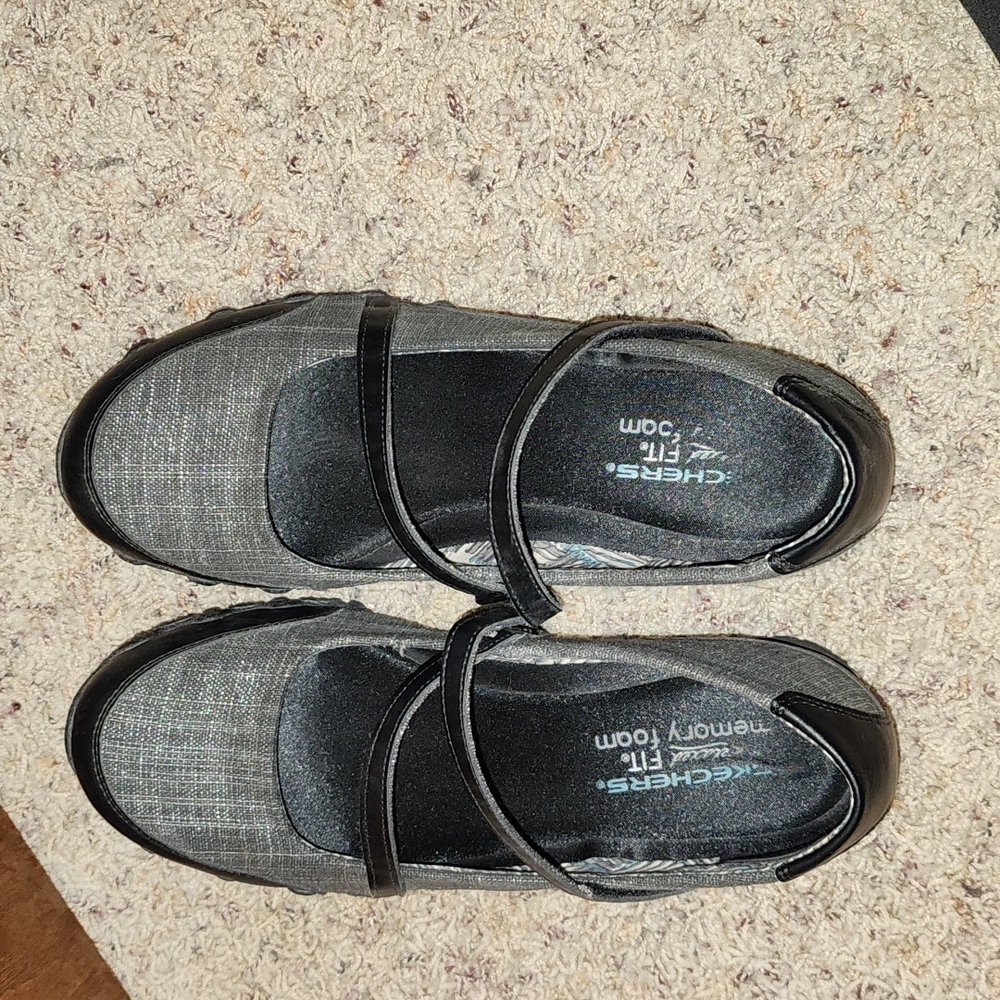 Skechers memory foam flats